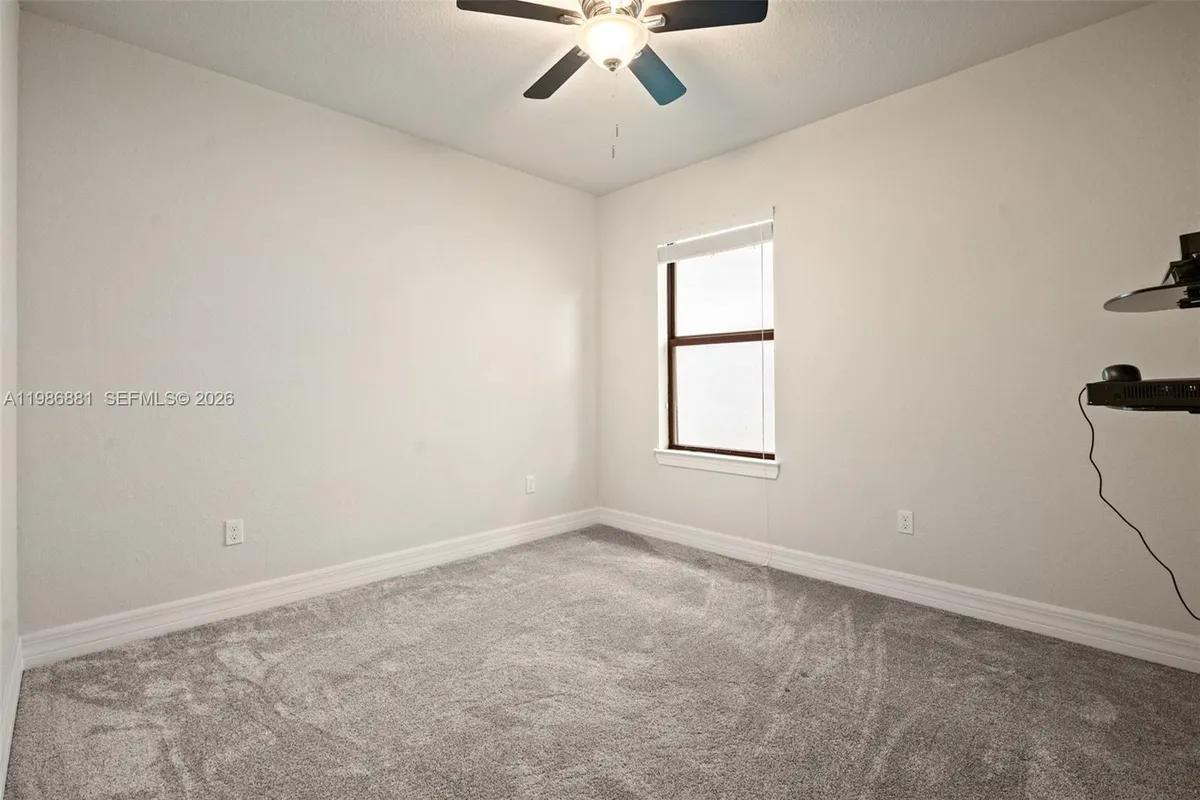 3125 Buttonwood Ct, Lauderdale Lakes FL 33311