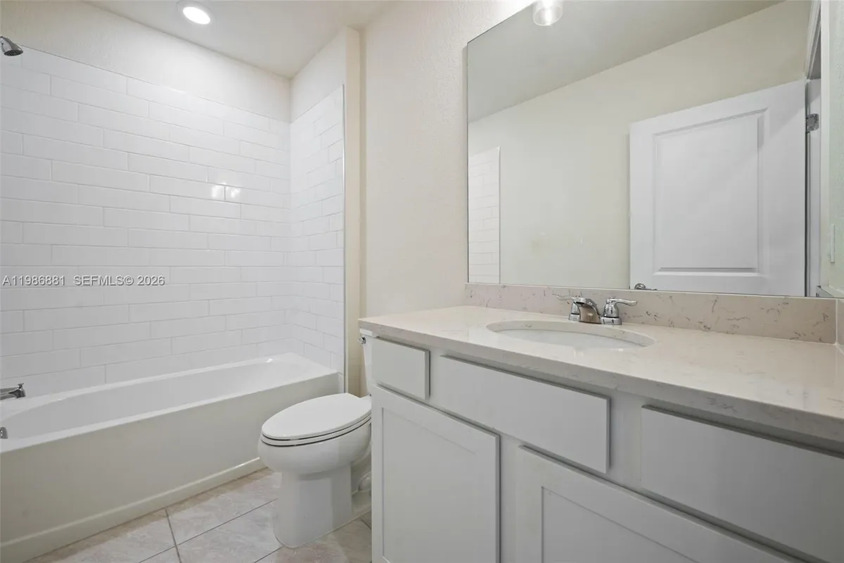 3125 Buttonwood Ct, Lauderdale Lakes FL 33311