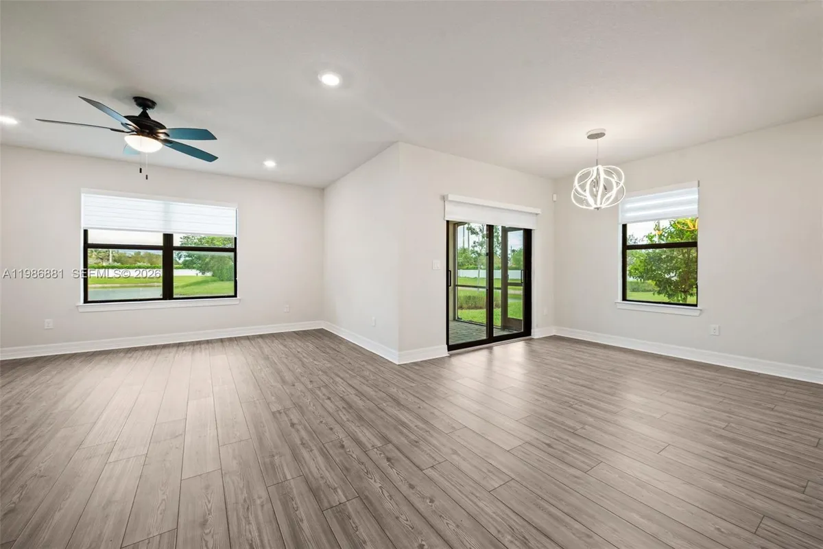 3125 Buttonwood Ct, Lauderdale Lakes FL 33311