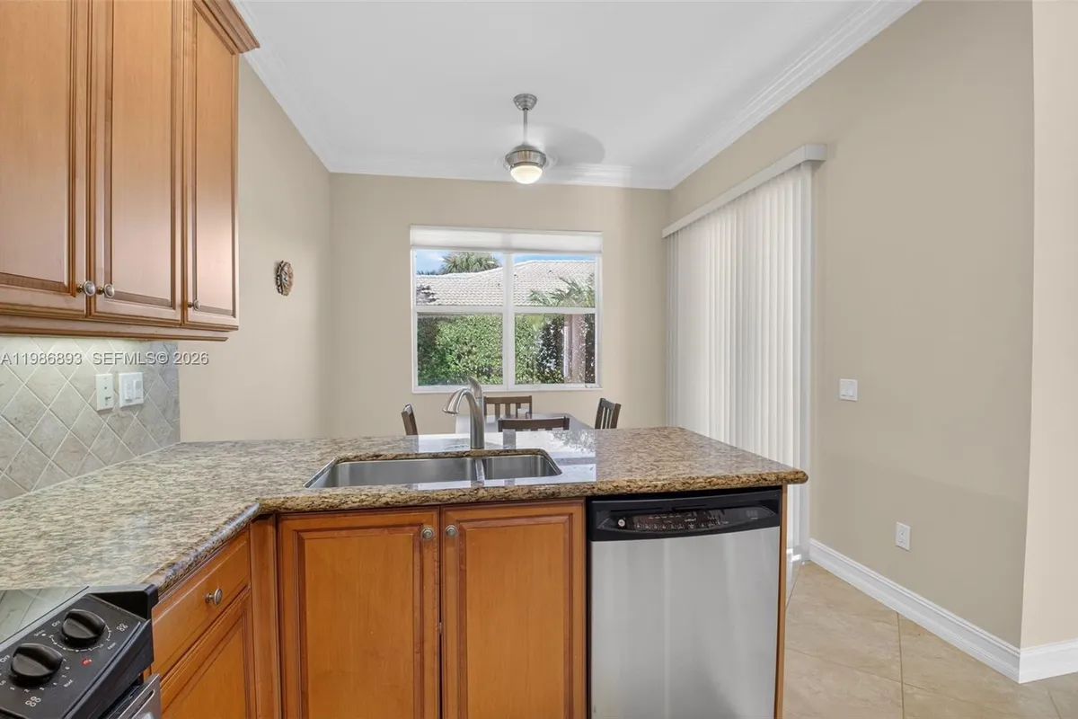 6833 Watertown Dr, Boynton Beach FL 33437