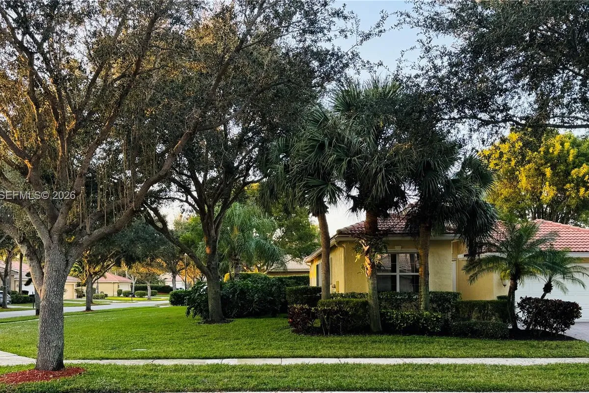 6833 Watertown Dr, Boynton Beach FL 33437