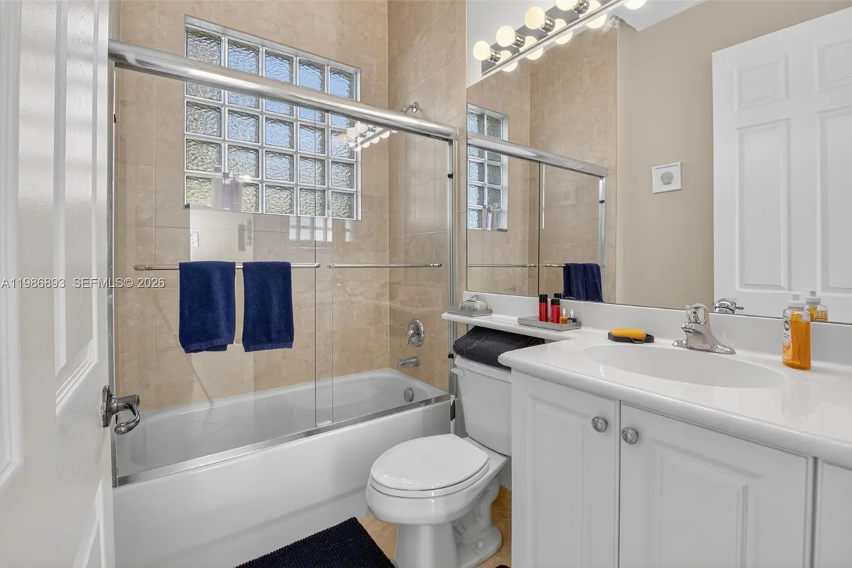 6833 Watertown Dr, Boynton Beach FL 33437