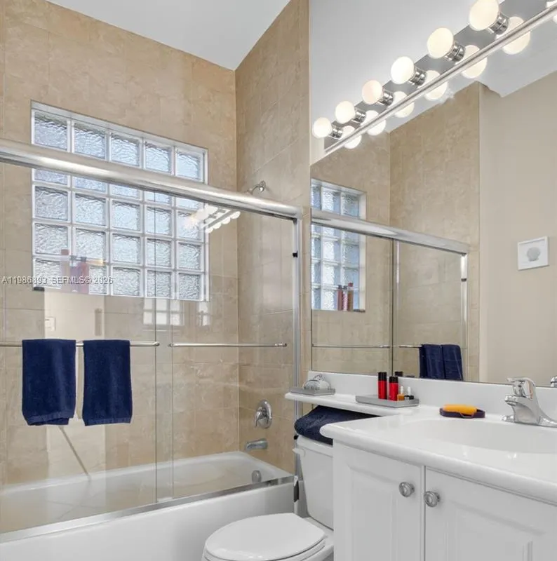 6833 Watertown Dr, Boynton Beach FL 33437