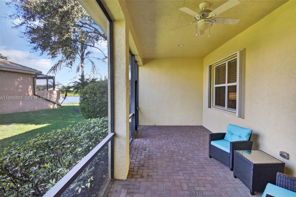 6833 Watertown Dr, Boynton Beach FL 33437