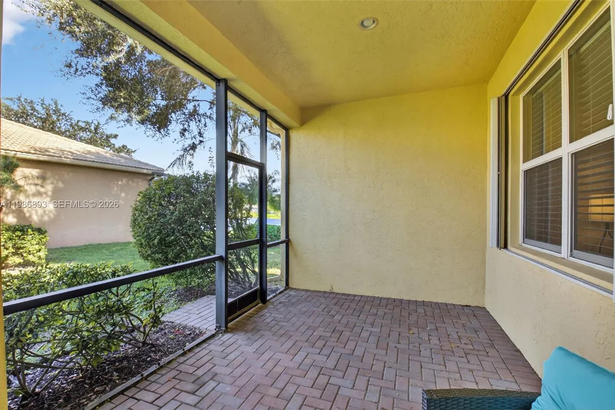 6833 Watertown Dr, Boynton Beach FL 33437