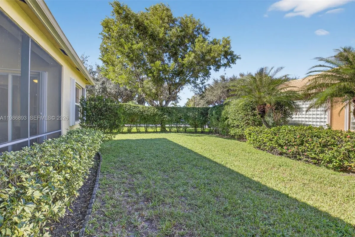 6833 Watertown Dr, Boynton Beach FL 33437