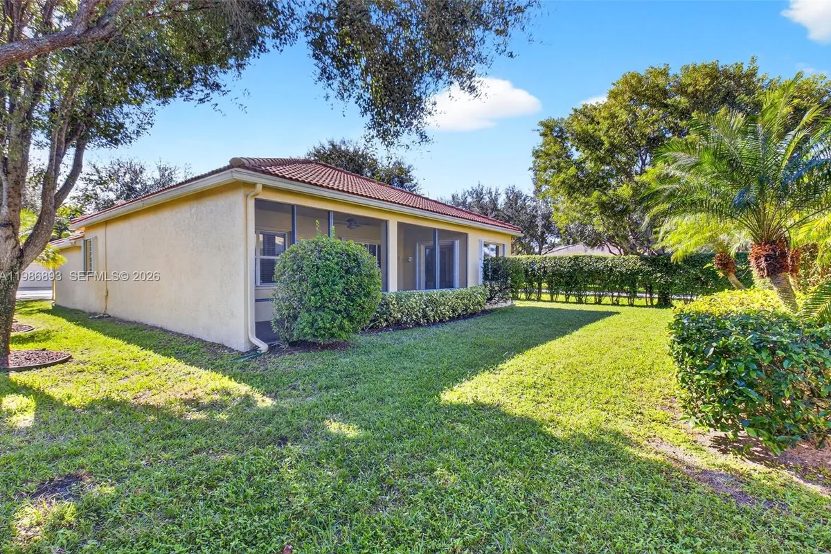 6833 Watertown Dr, Boynton Beach FL 33437