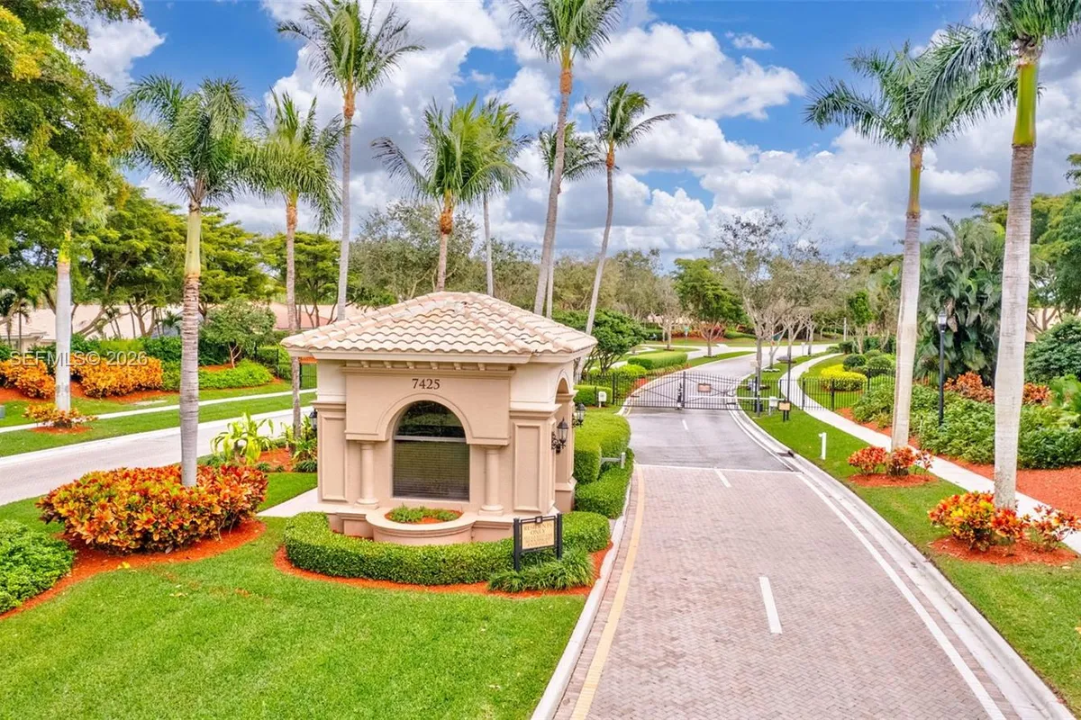 6833 Watertown Dr, Boynton Beach FL 33437