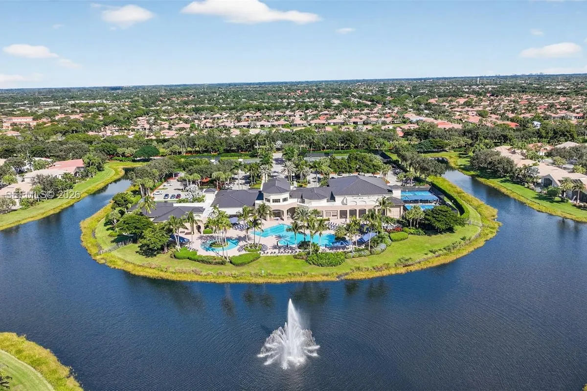 6833 Watertown Dr, Boynton Beach FL 33437