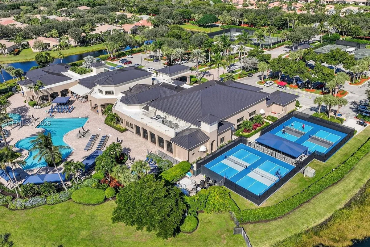 6833 Watertown Dr, Boynton Beach FL 33437