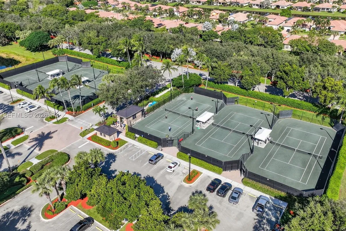 6833 Watertown Dr, Boynton Beach FL 33437