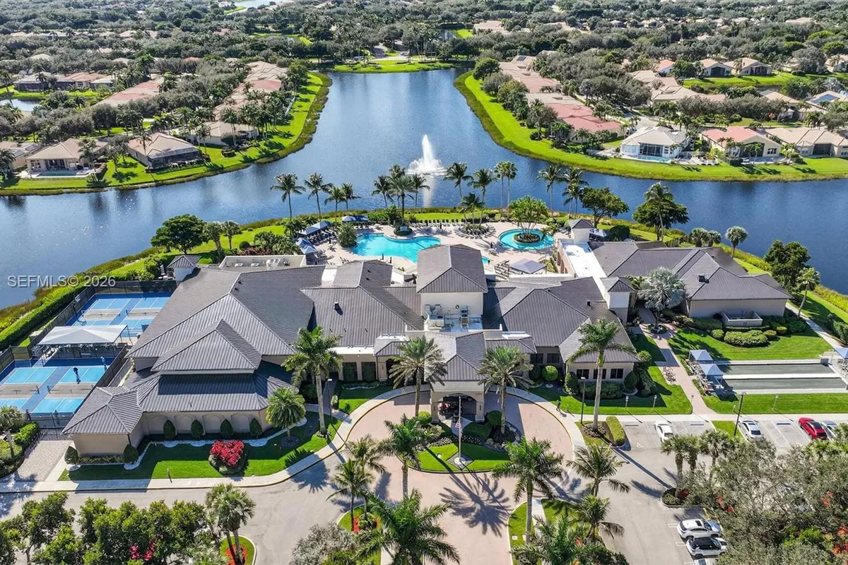 6833 Watertown Dr, Boynton Beach FL 33437