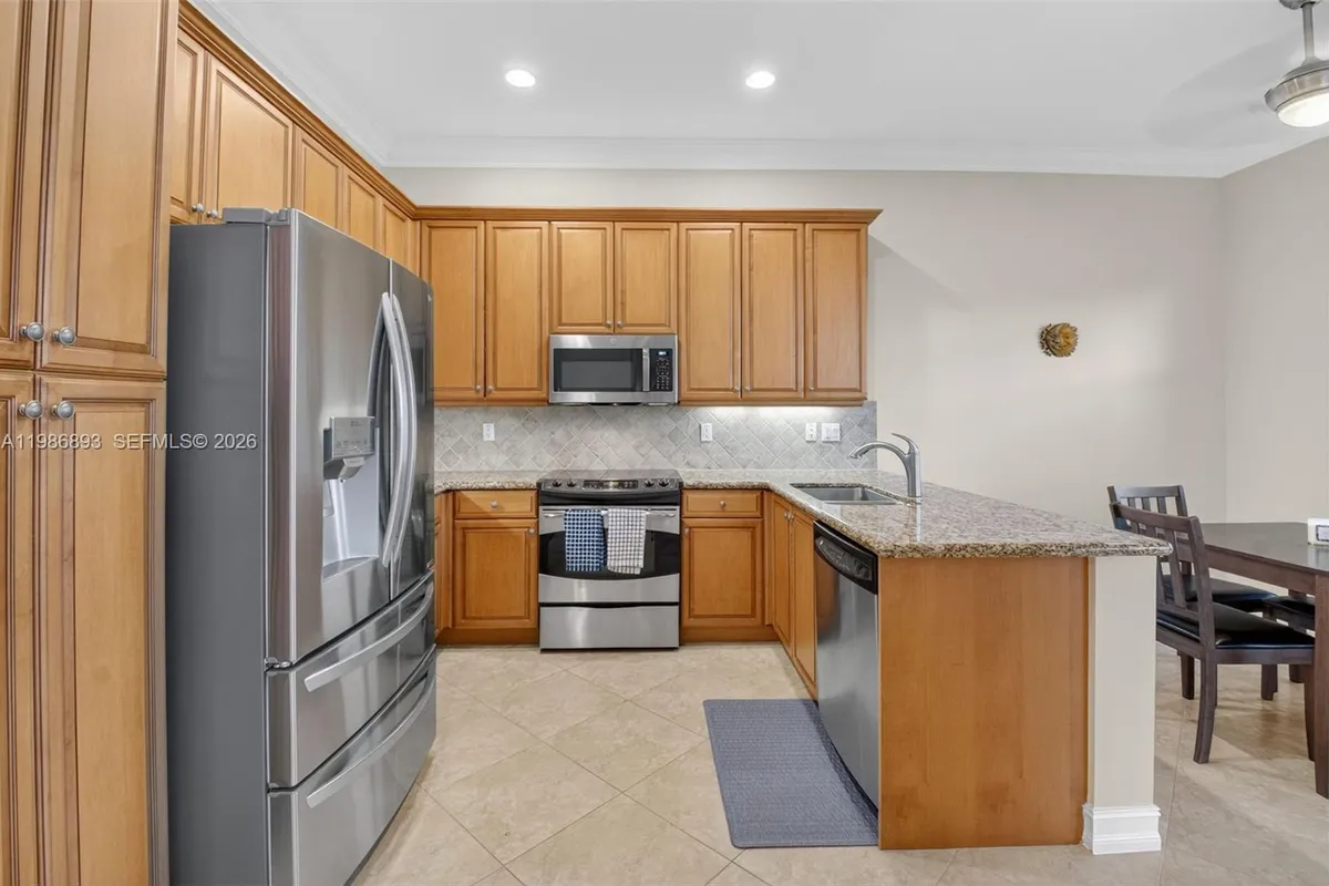 6833 Watertown Dr, Boynton Beach FL 33437