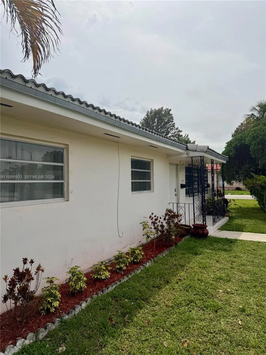 11201 NE 3rd Ave, Miami FL 33161