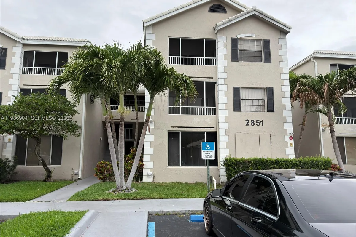 2851 N Oakland Forest Dr # 305, Oakland Park FL 33309