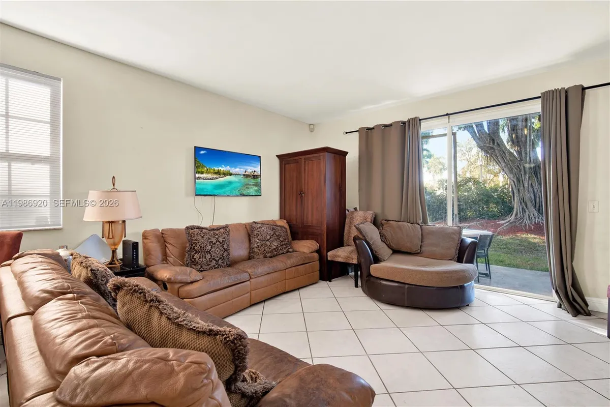 2050 Madeira Dr, Weston FL 33327