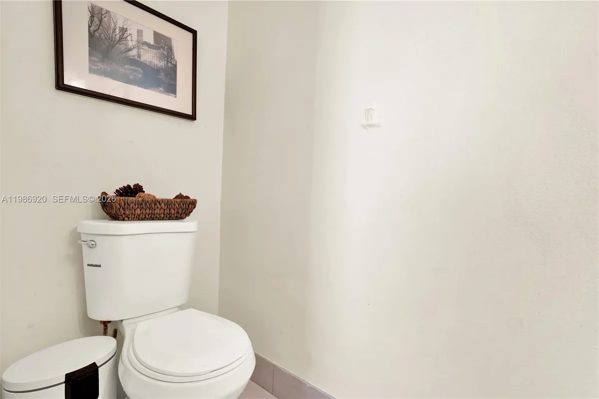 2050 Madeira Dr, Weston FL 33327