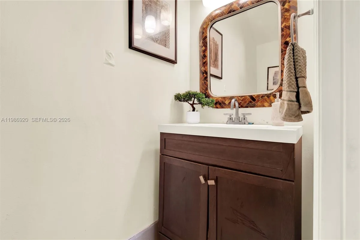 2050 Madeira Dr, Weston FL 33327