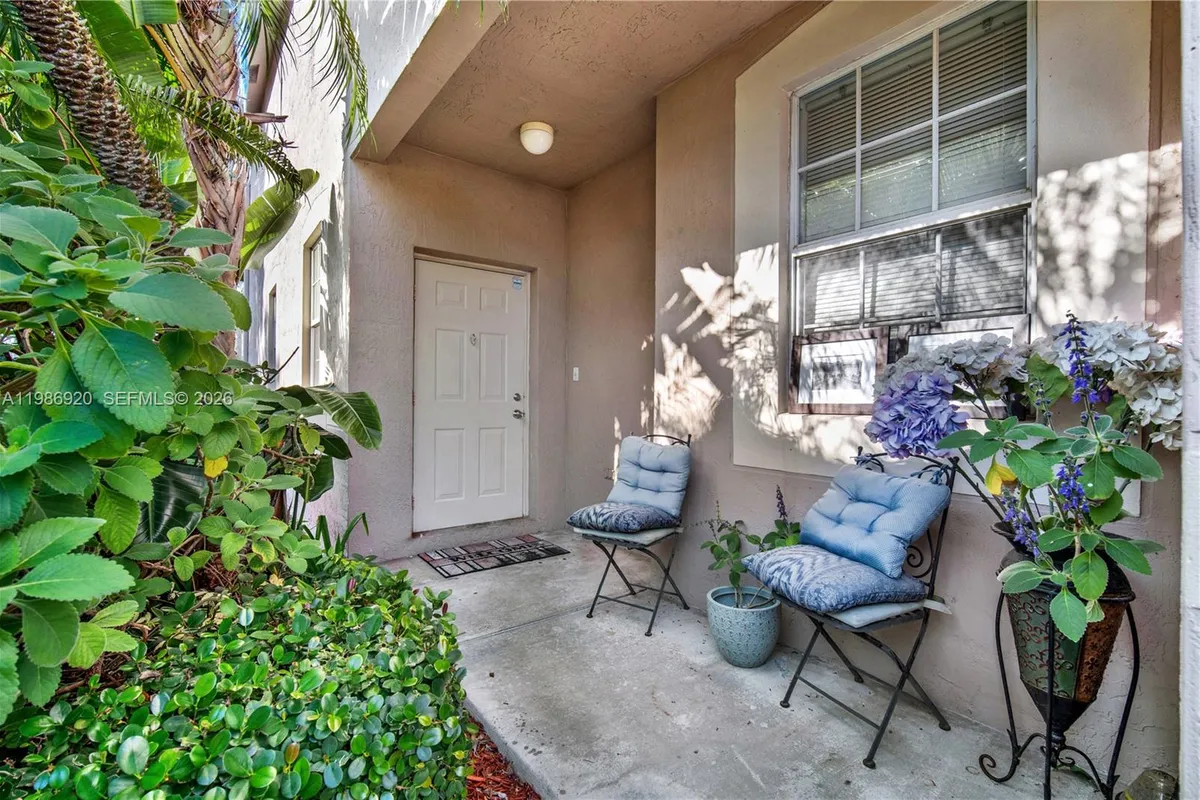 2050 Madeira Dr, Weston FL 33327