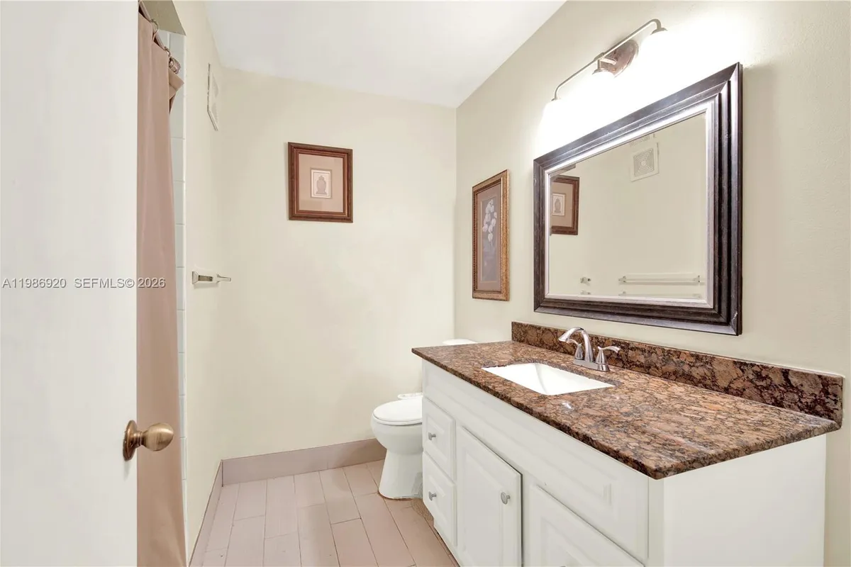 2050 Madeira Dr, Weston FL 33327