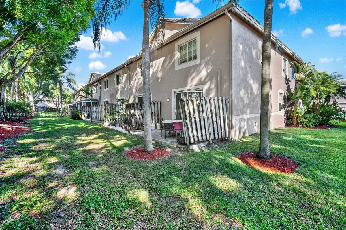 2050 Madeira Dr, Weston FL 33327