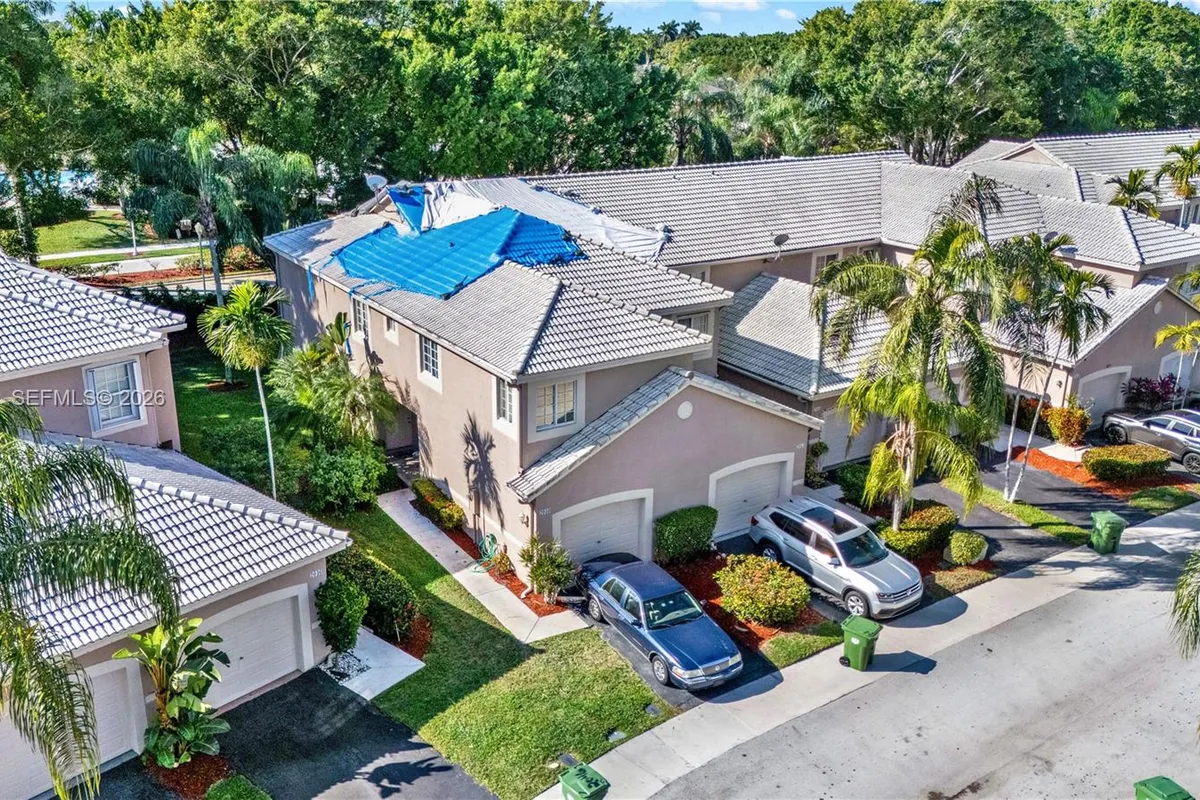 2050 Madeira Dr, Weston FL 33327