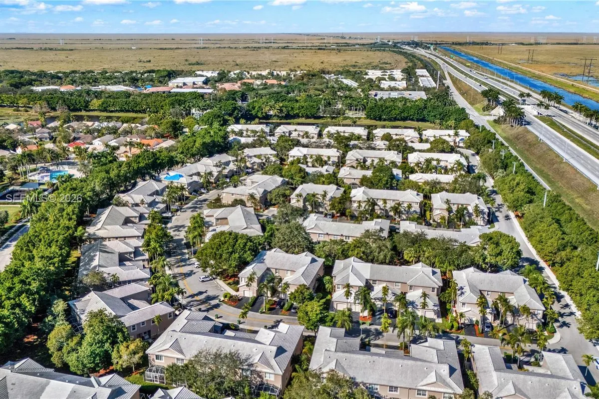 2050 Madeira Dr, Weston FL 33327