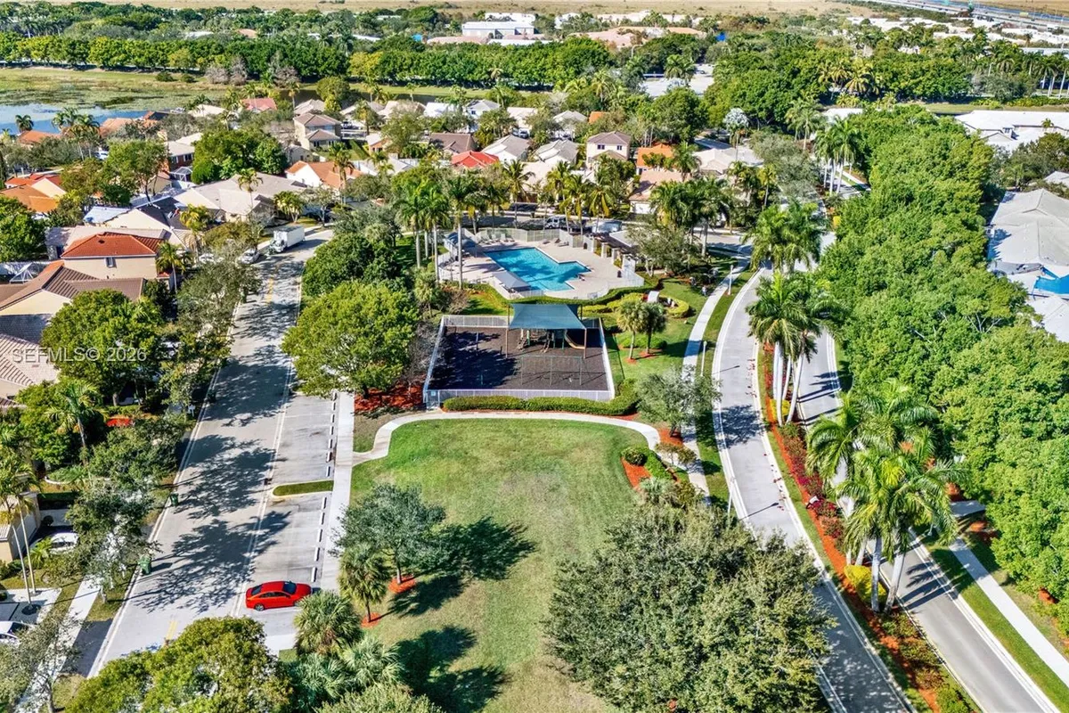 2050 Madeira Dr, Weston FL 33327