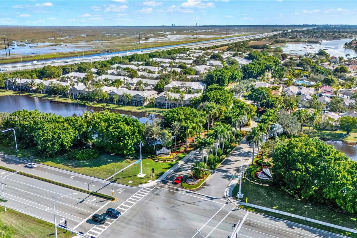 2050 Madeira Dr, Weston FL 33327