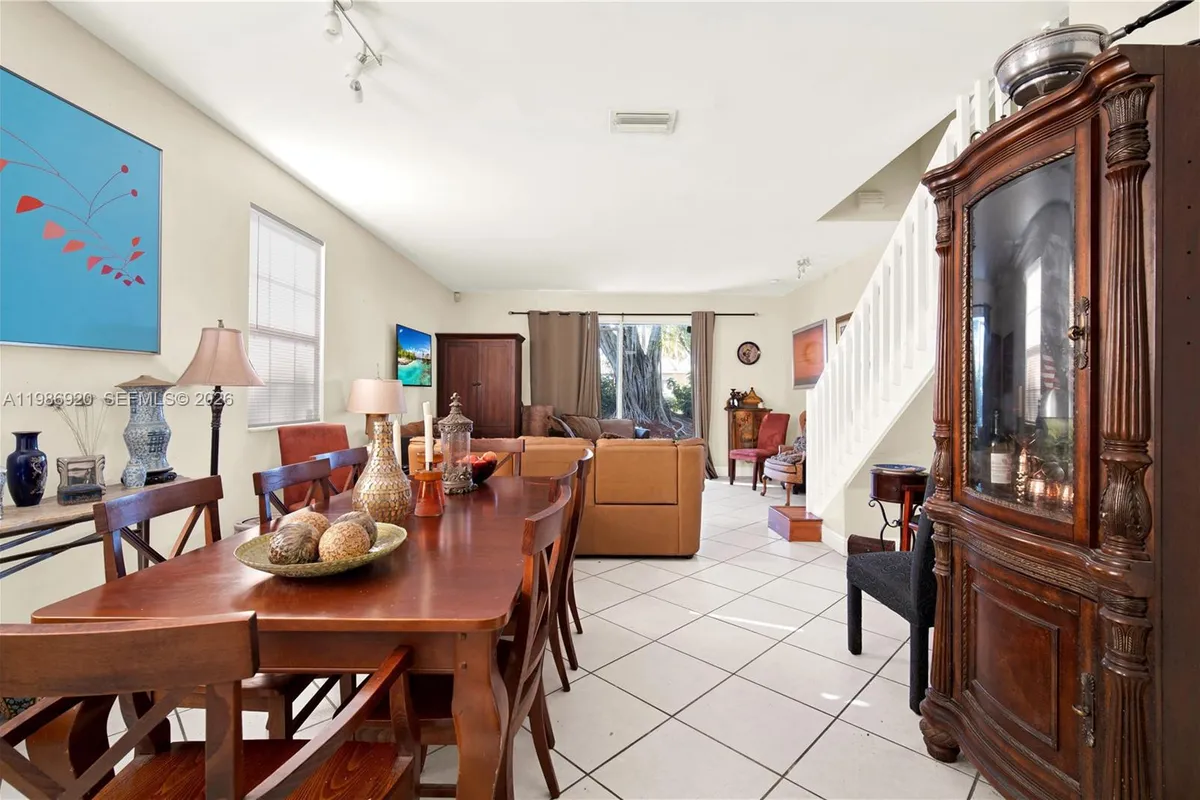 2050 Madeira Dr, Weston FL 33327