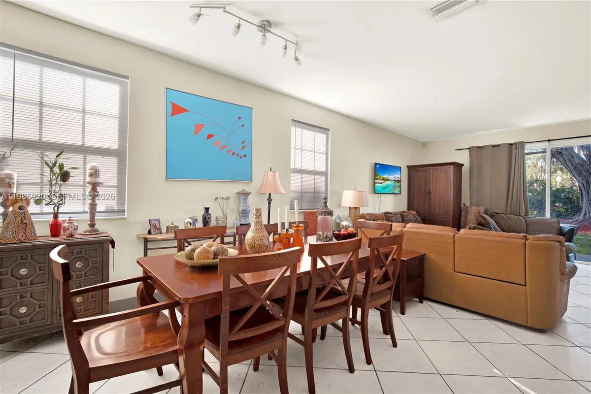 2050 Madeira Dr, Weston FL 33327