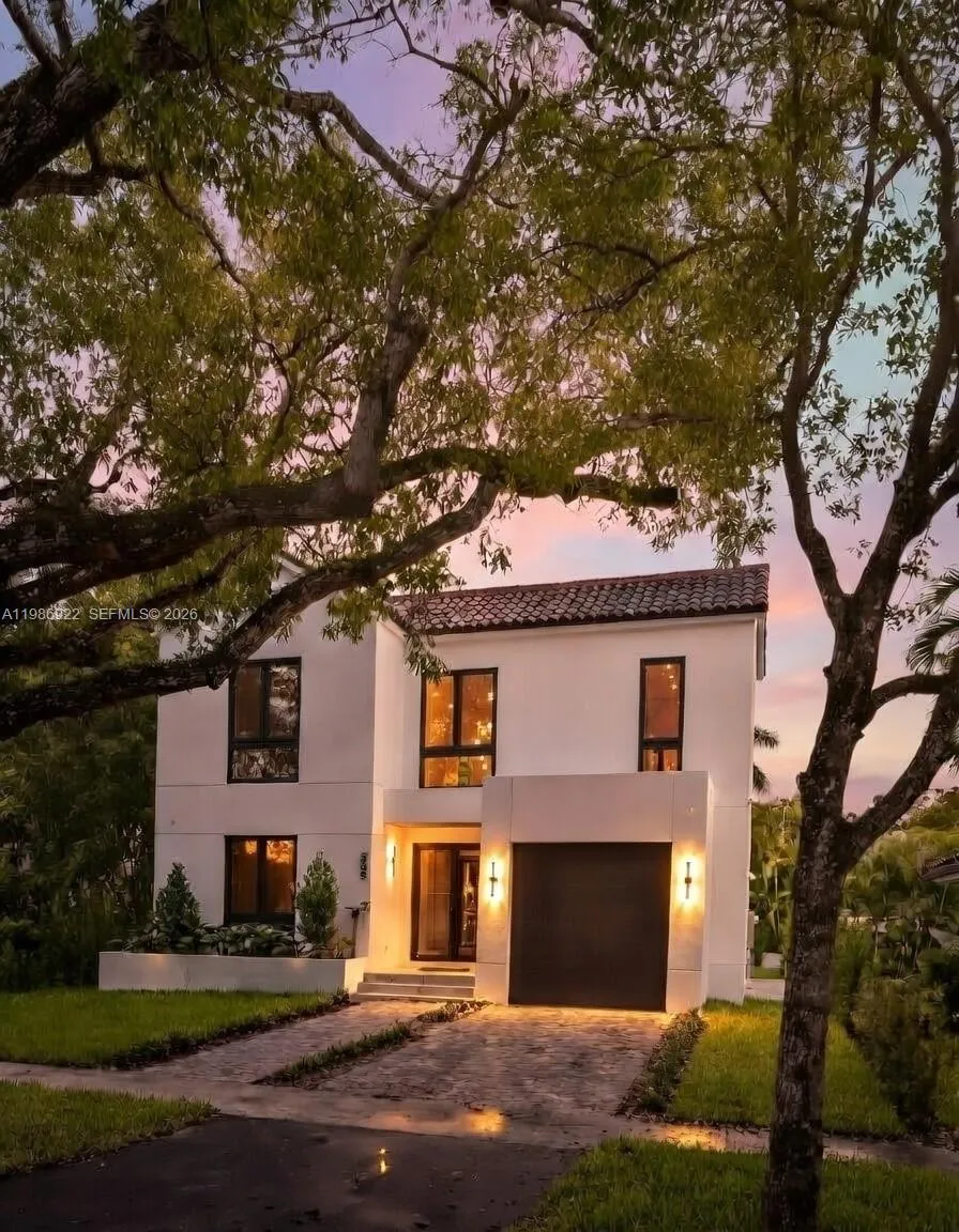 555 Catalonia Ave, Coral Gables FL 33134