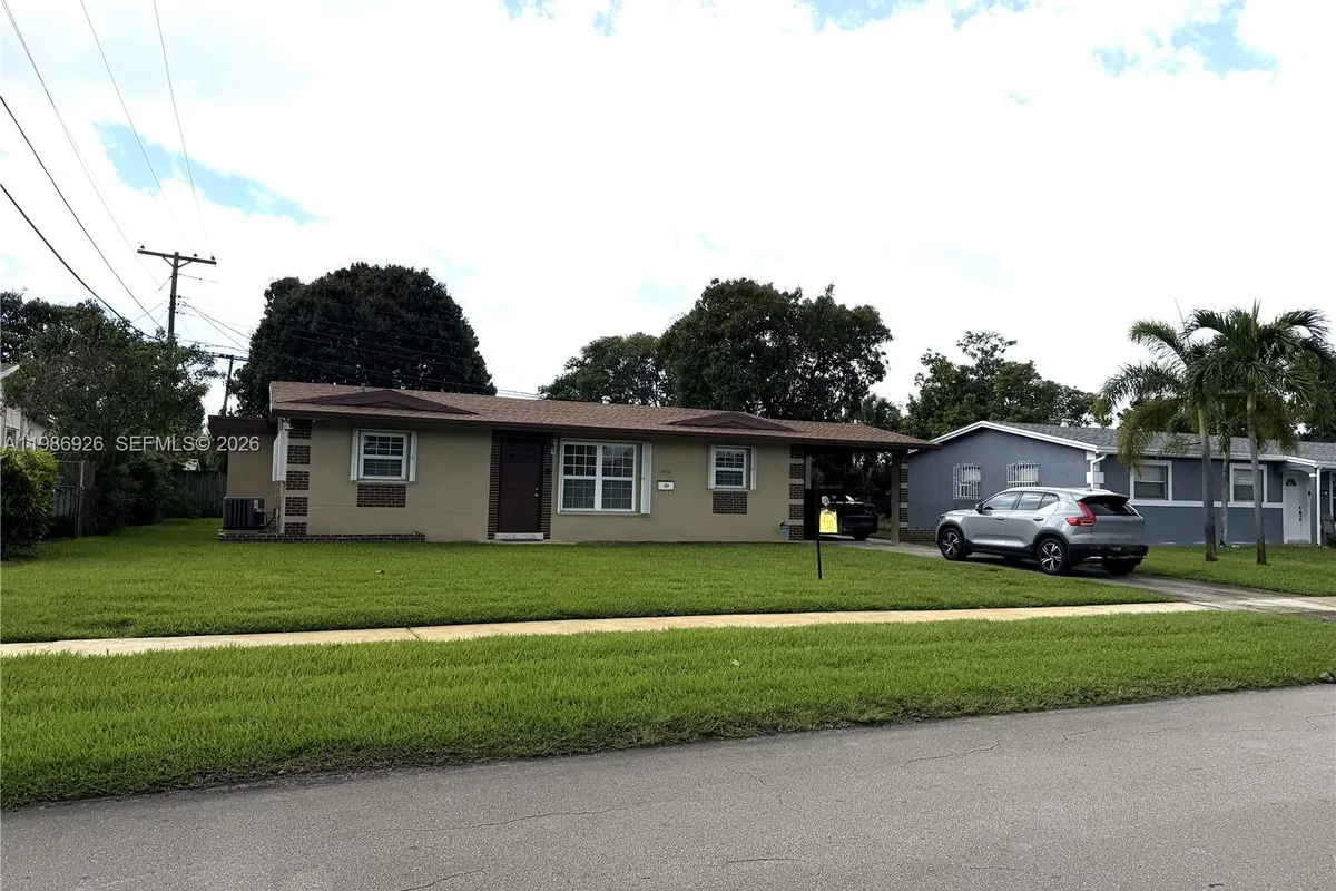4910 NW 15th Ct, Lauderhill FL 33313