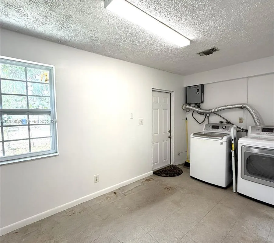 4910 NW 15th Ct, Lauderhill FL 33313