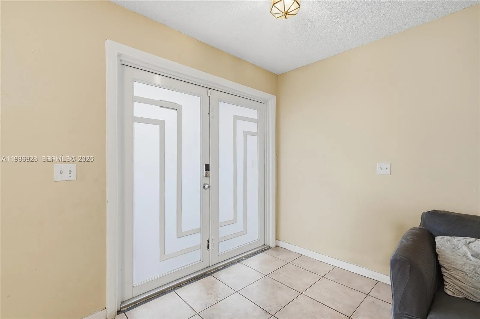 1421 SW 97th Ave, Pembroke Pines FL 33025