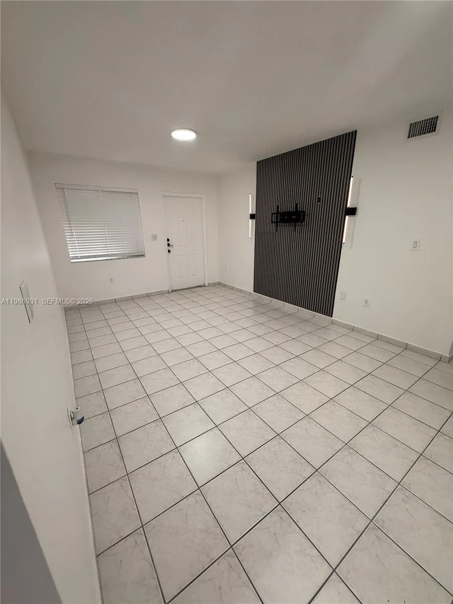 3262 W 70th St # 101, Hialeah FL 33018