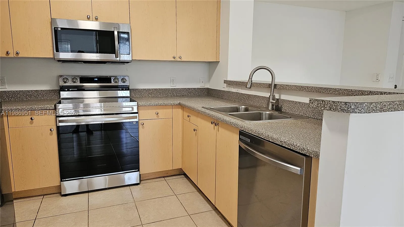 8040 N Nob Hill Rd # 303, Tamarac FL 33321