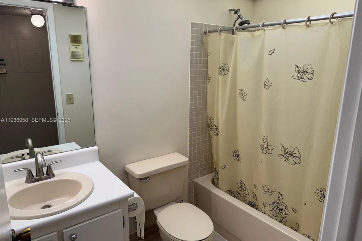 10419 E Clairmont Cir # 205, Tamarac FL 33321