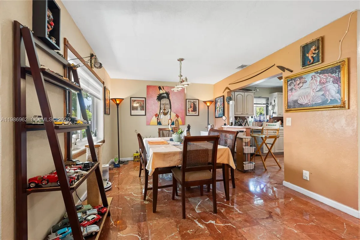 720 NW 4th St, Hallandale Beach FL 33009