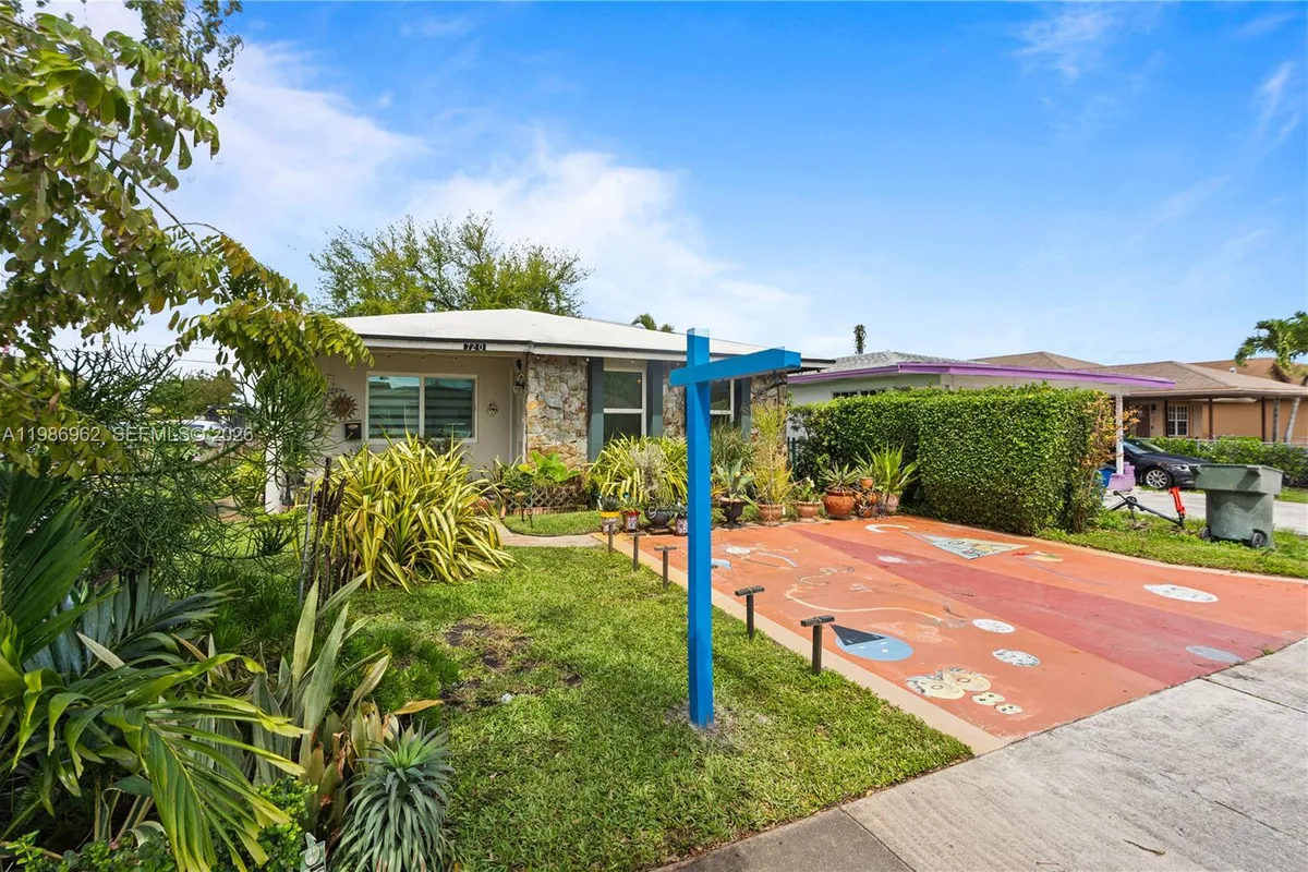 720 NW 4th St, Hallandale Beach FL 33009