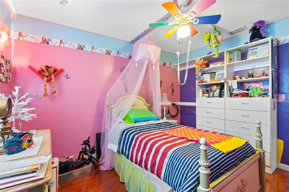 720 NW 4th St, Hallandale Beach FL 33009