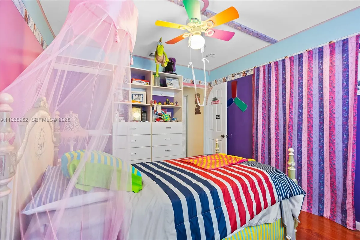 720 NW 4th St, Hallandale Beach FL 33009