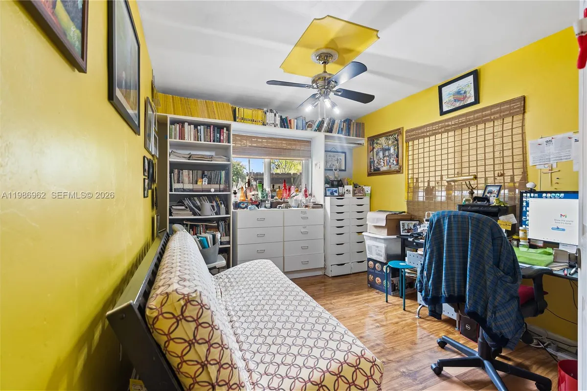 720 NW 4th St, Hallandale Beach FL 33009