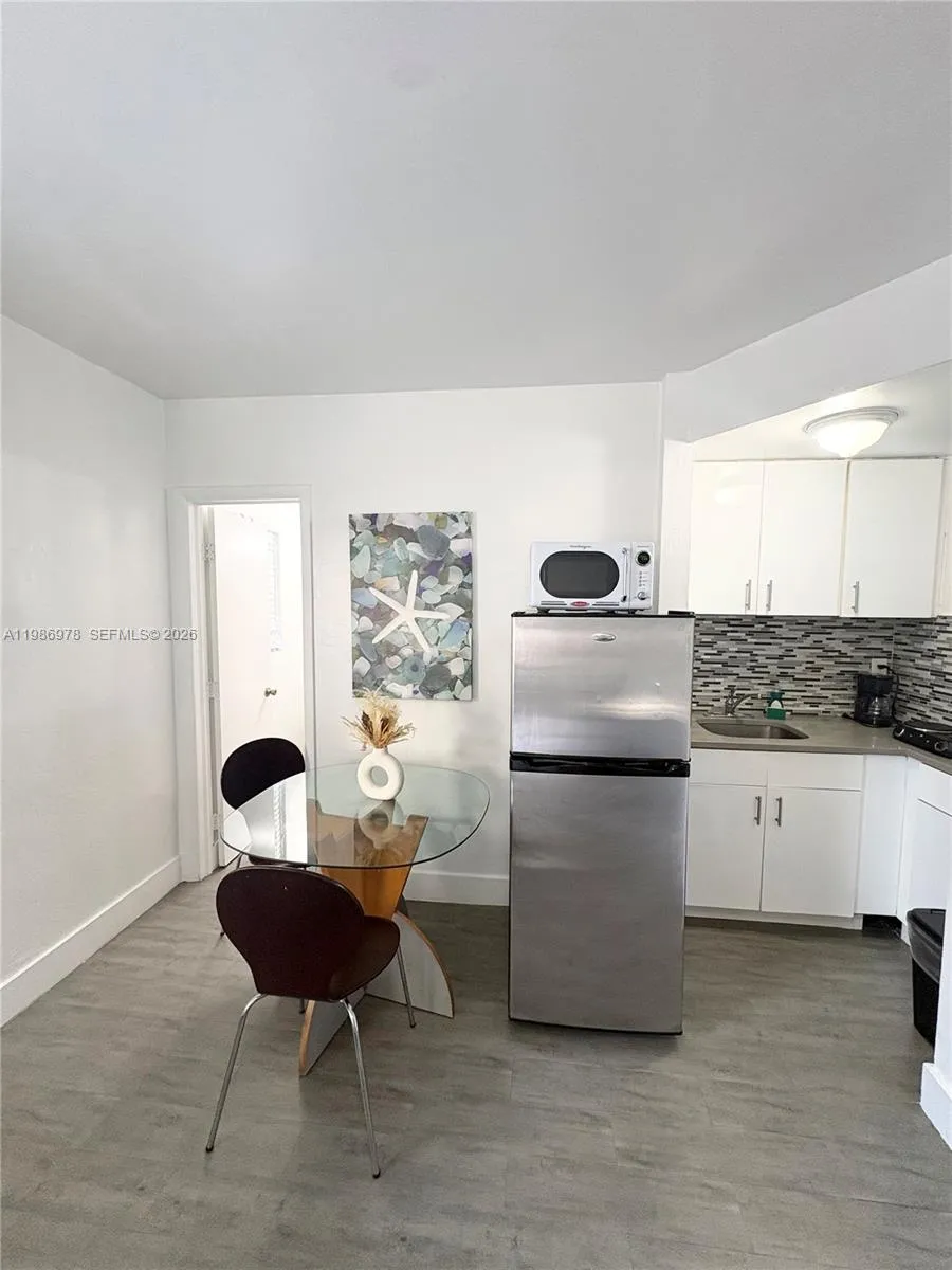 1843 Dewey St # 101, Hollywood FL 33020