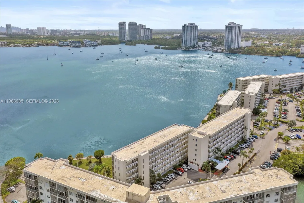 3020 Marcos Dr # S106, Aventura FL 33160