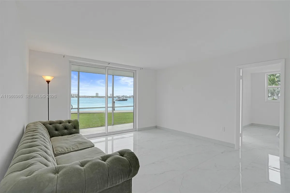 3020 Marcos Dr # S106, Aventura FL 33160