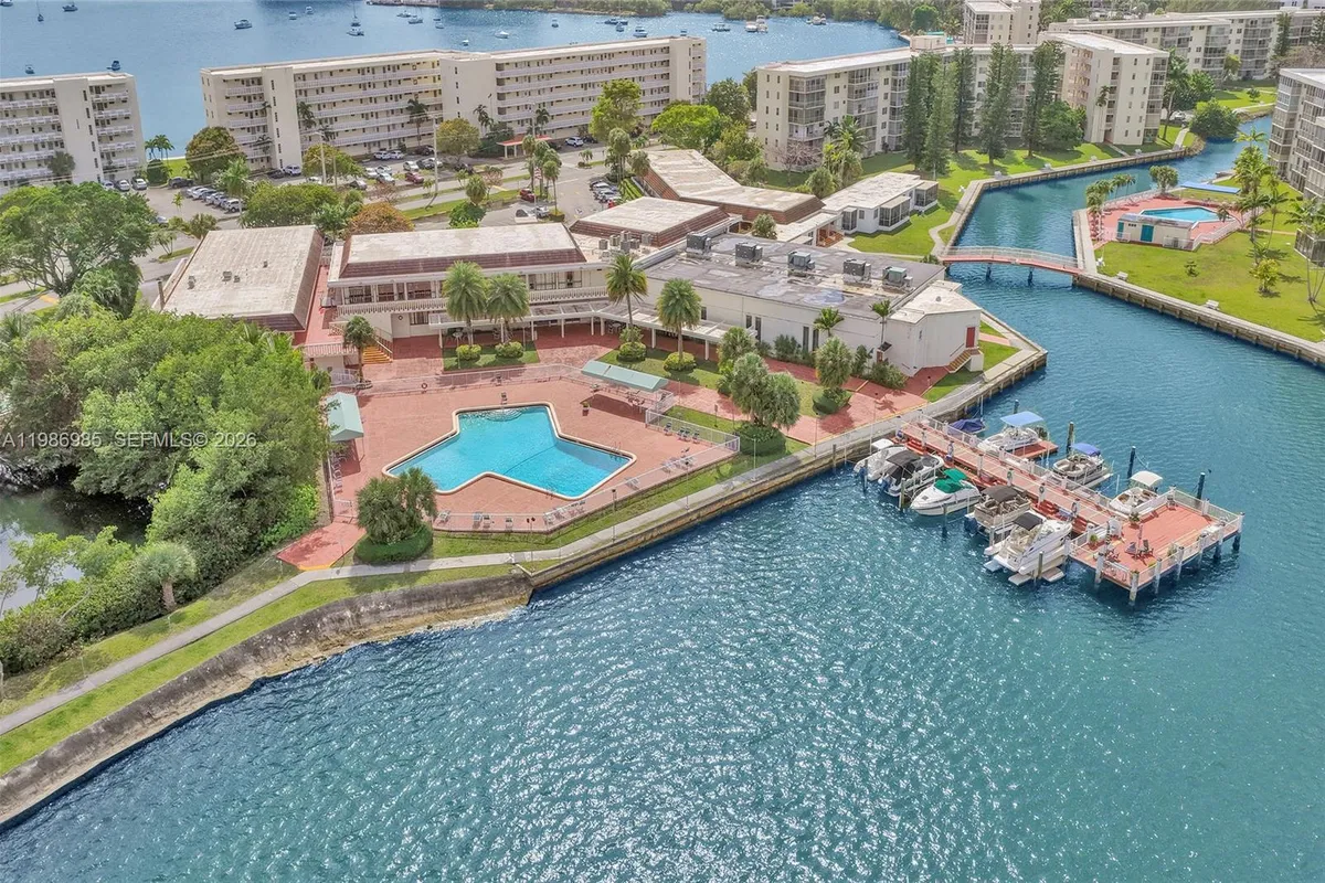 3020 Marcos Dr # S106, Aventura FL 33160