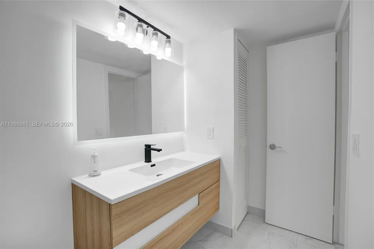 3020 Marcos Dr # S106, Aventura FL 33160