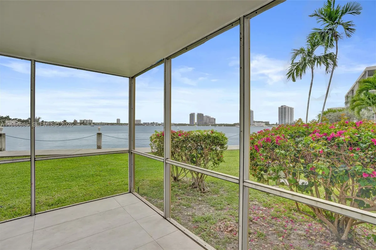 3020 Marcos Dr # S106, Aventura FL 33160