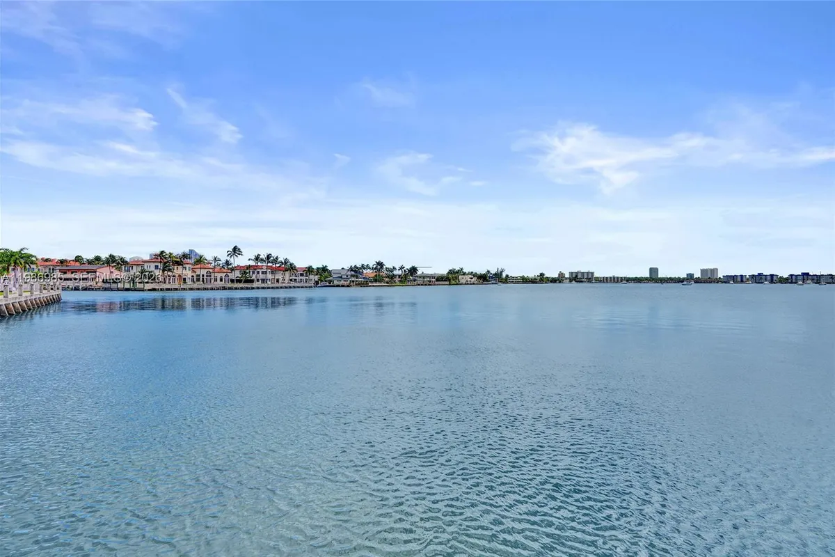 3020 Marcos Dr # S106, Aventura FL 33160